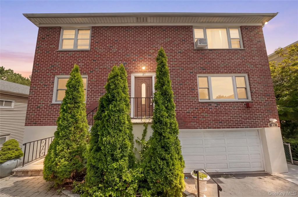 21 Bryn Mawr Place, Yonkers