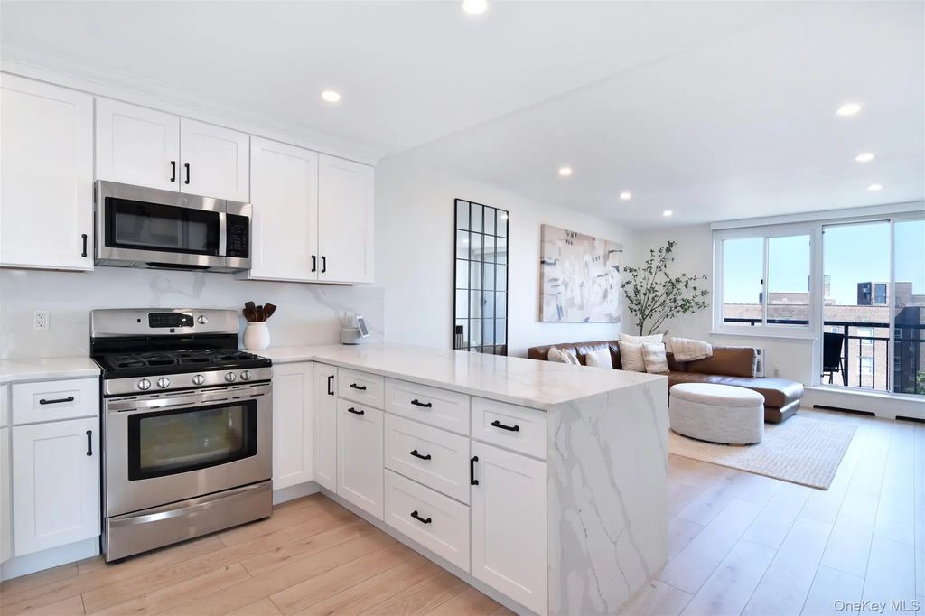 703 Pelham Road # 513, New Rochelle