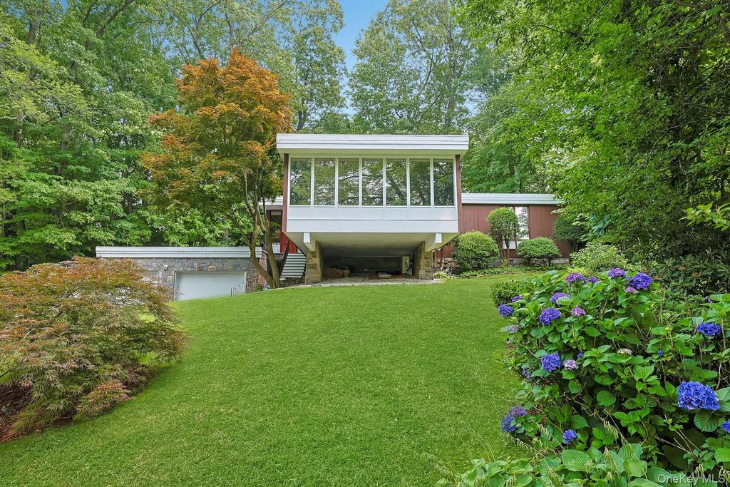 20 Sprain Valley Road, Scarsdale