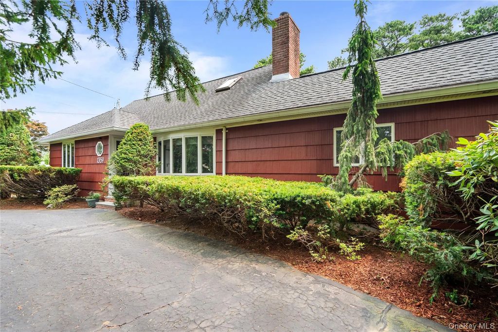 1359 Manor Lane, Bay Shore