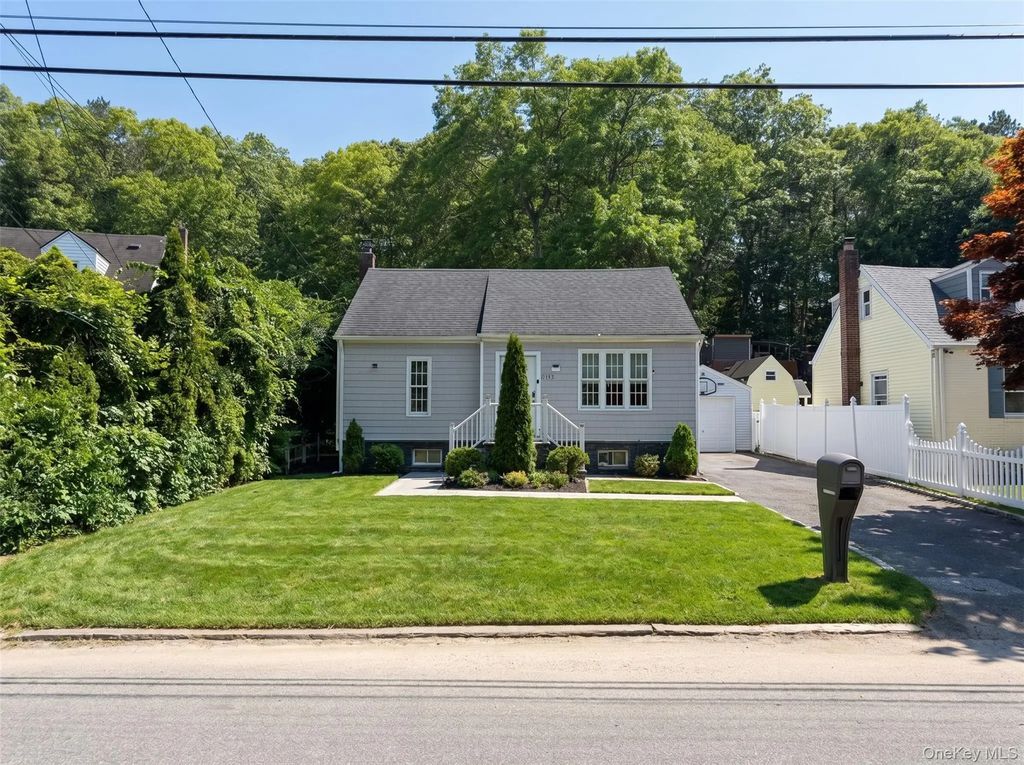 390 Central Islip Boulevard, Ronkonkoma