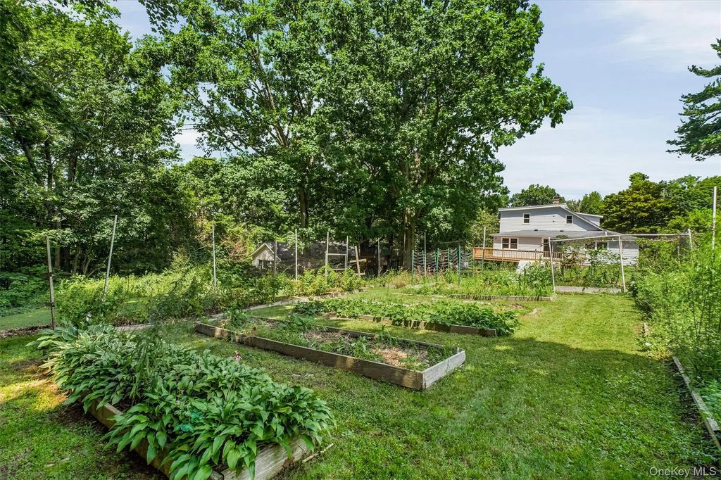 55 Ridge Avenue, Putnam Valley