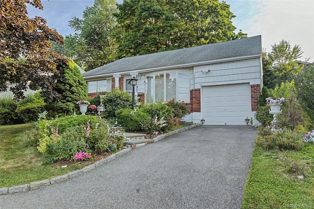 6 Westwind Road, Yonkers