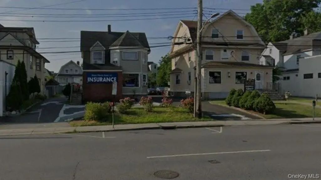 221 Central Avenue, White Plains