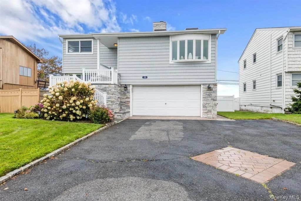381 Lido Boulevard, Lido Beach