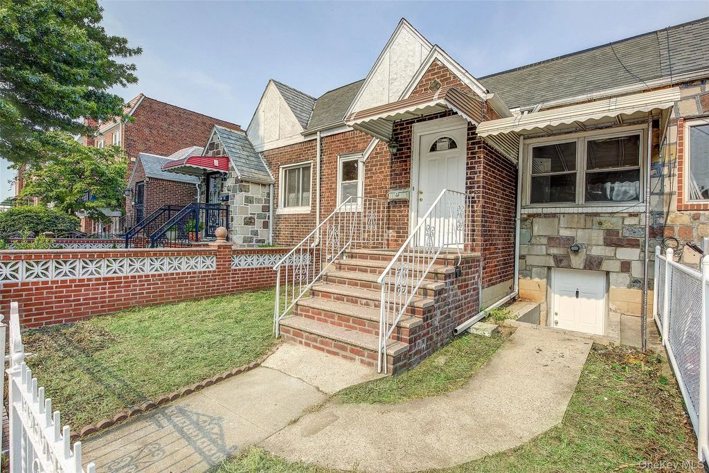 2537 89th Street, East Elmhurst