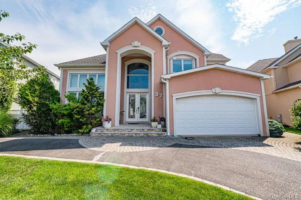 37 Crescent Cove Circle, Seaford
