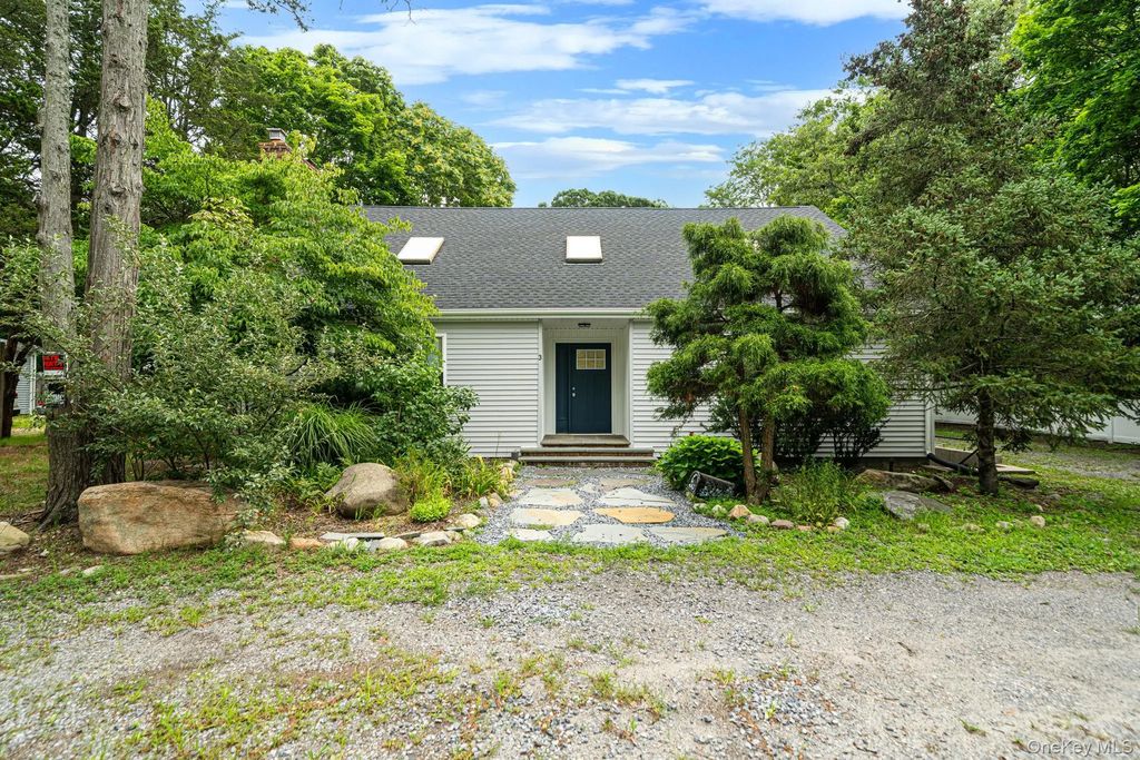 3 Cozine Road S, Center Moriches