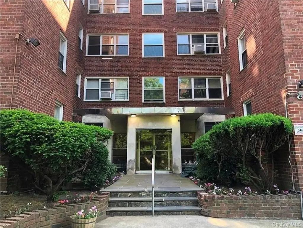 1234 Midland Avenue # 6e, Bronxville