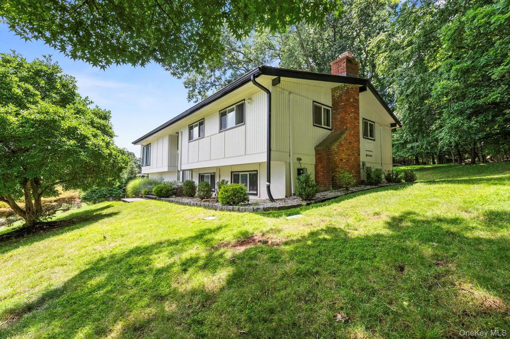 25 Ackerman Avenue, Airmont