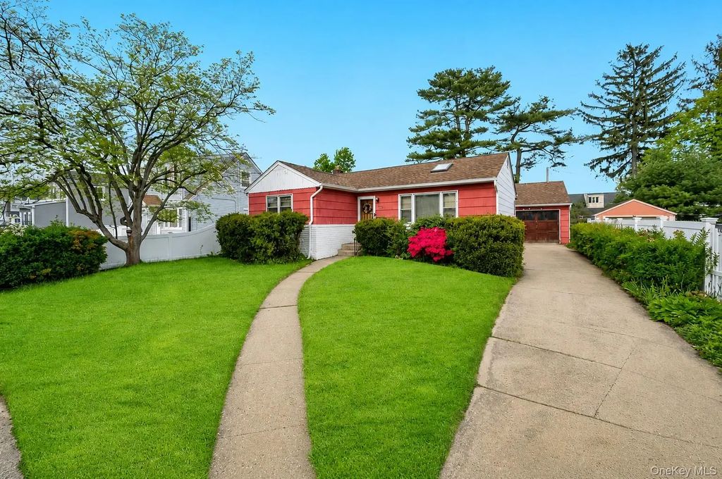 529 Liberty Street, Uniondale