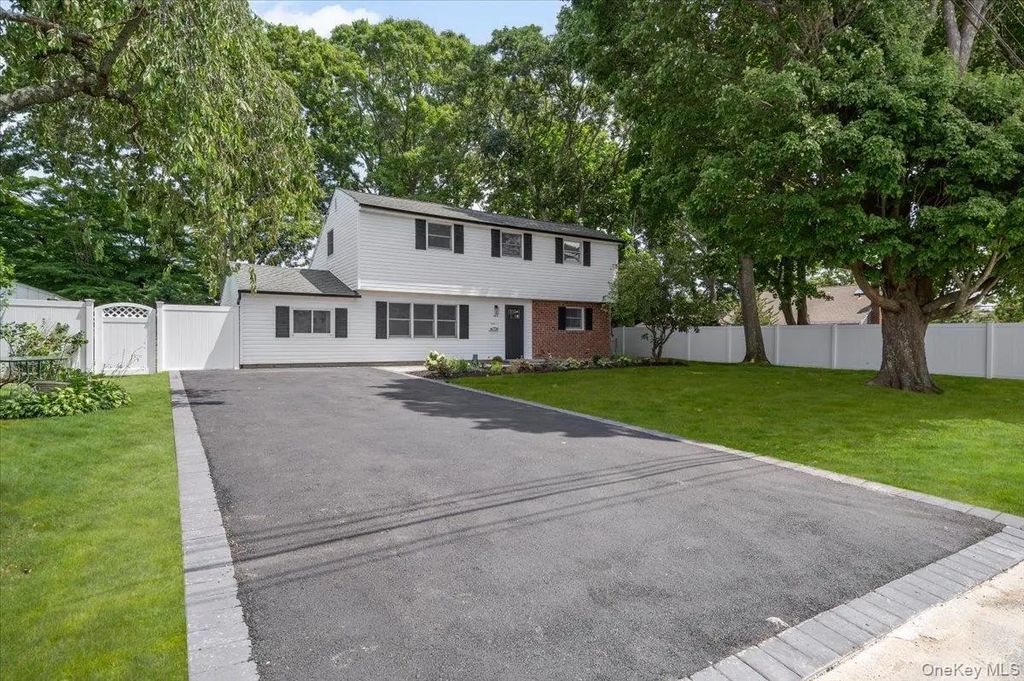 103 Bonnie Road, Oakdale