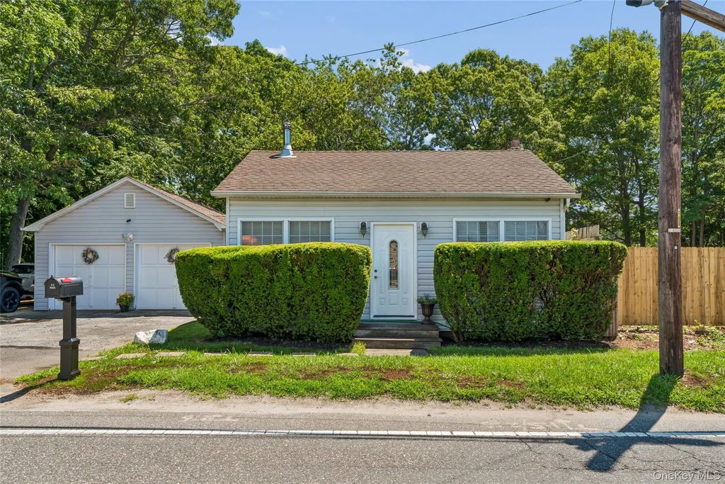 487 Mastic Road, Mastic Beach