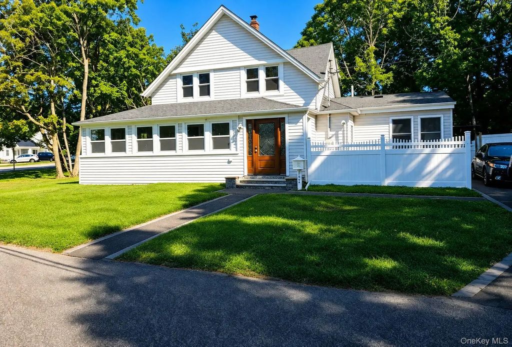 165 Cedar Street, Amityville
