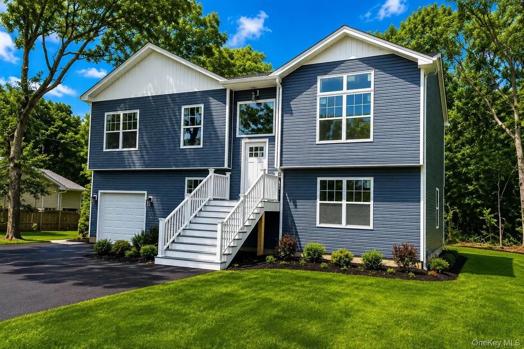 90 Church Drive, Mastic Beach