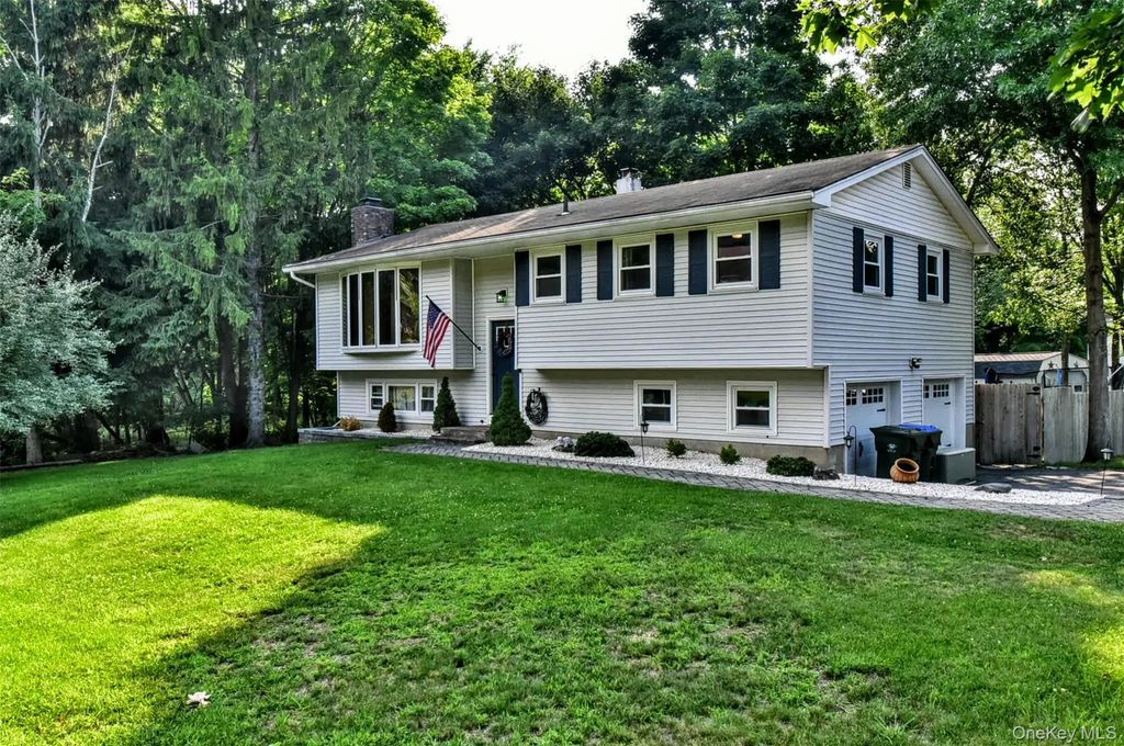 56 Poplar Drive, Monroe