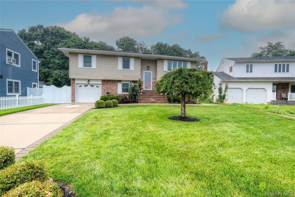 1352 Estelle Court, Seaford