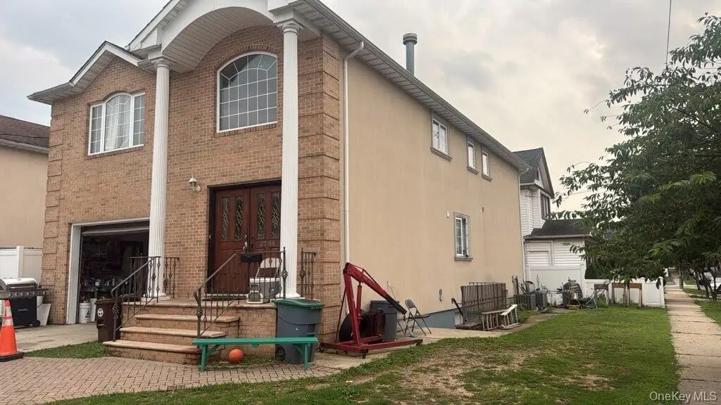 8764 257th Street, Floral Park