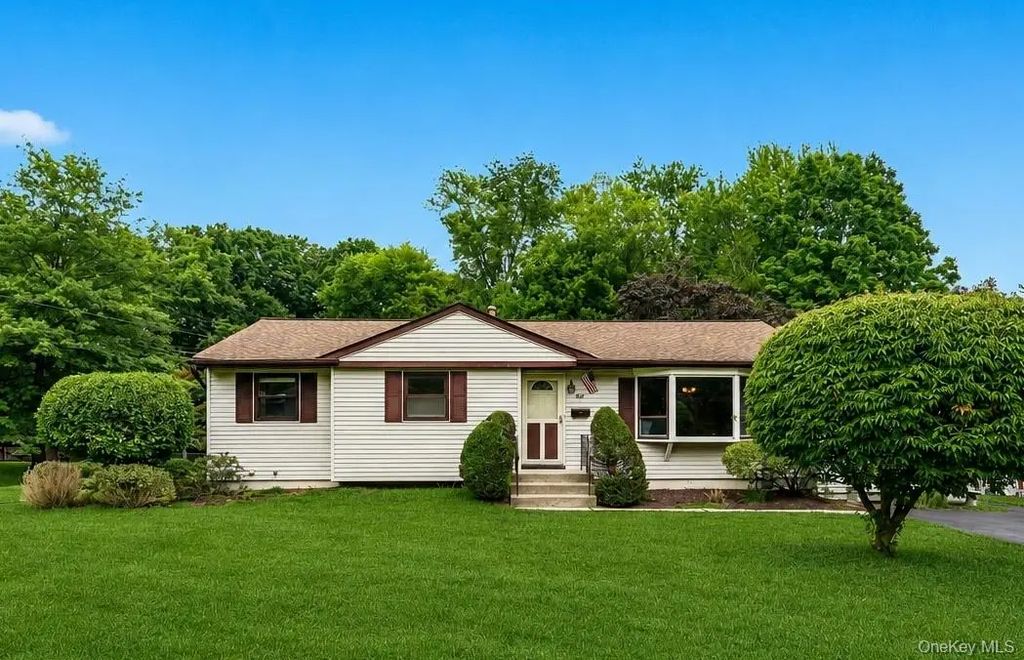 8 Victoria Drive, Nanuet