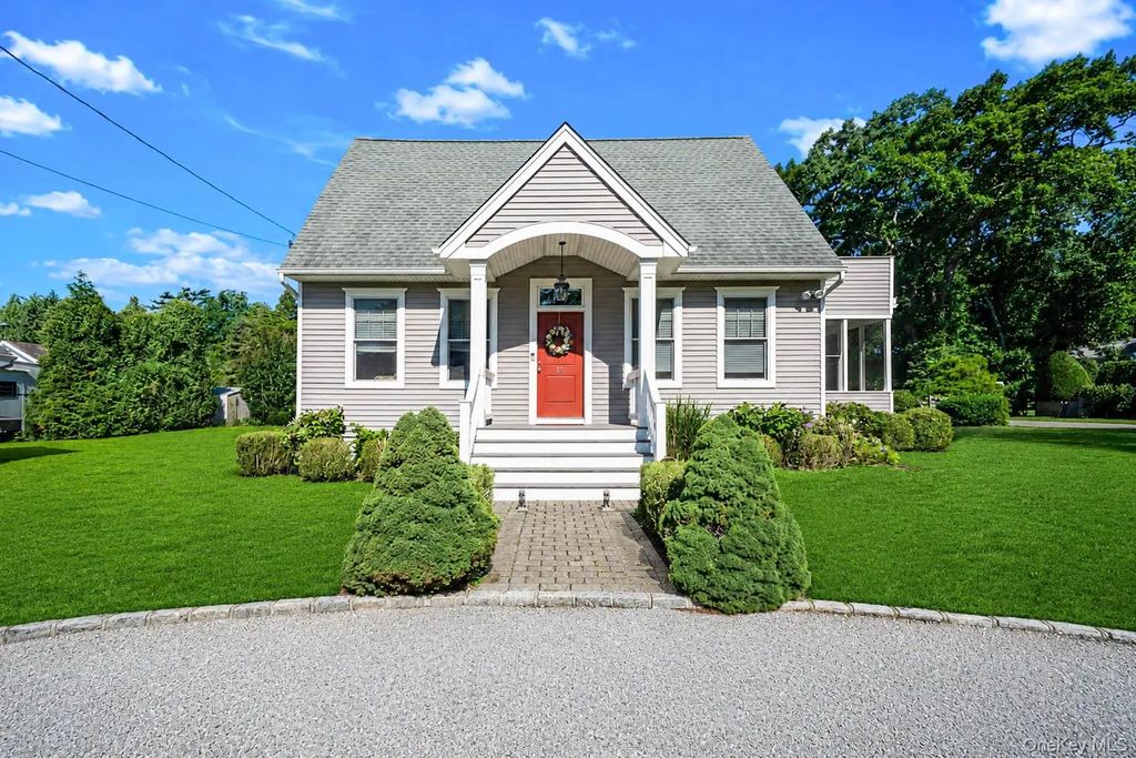 16 Foster Crossing, East Quogue