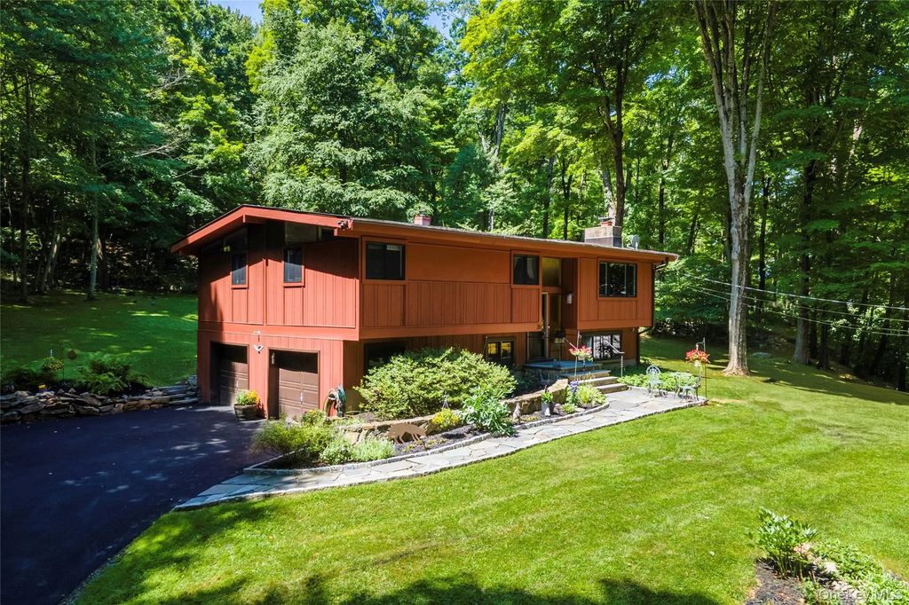 25 Ponderosa Road, Carmel