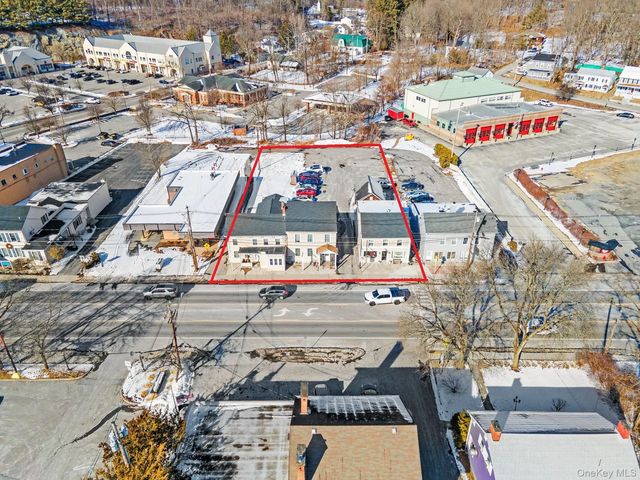 1611 Main Street, Pleasant Valley