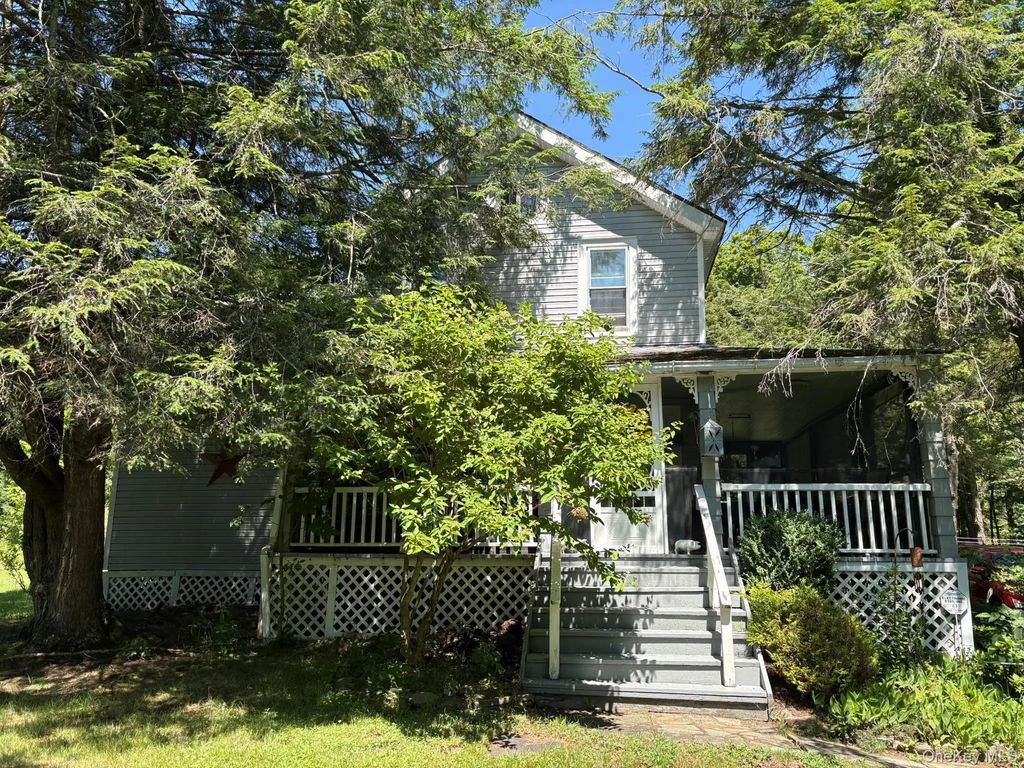 909 County Road 93, Roscoe