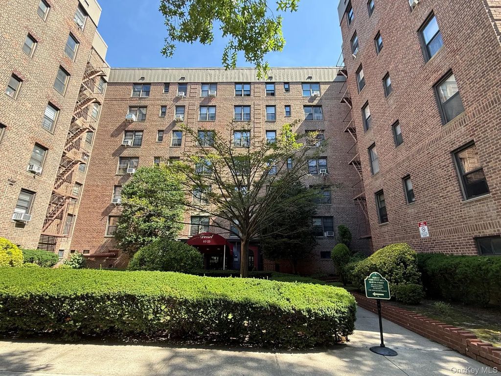 83-25 98th Street # 1m, Woodhaven
