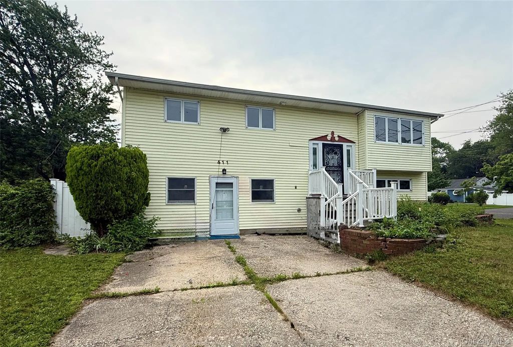 411 Mayflower Avenue, Brentwood