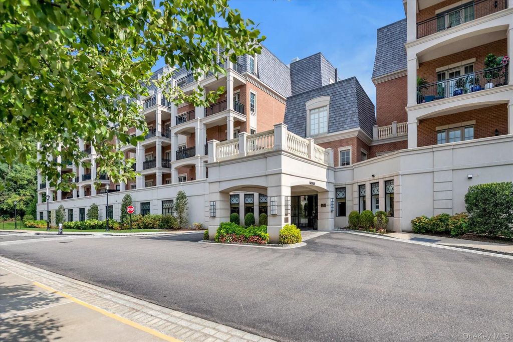 3000 Royal Court # 3107, North Hills