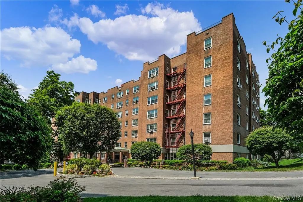 290 Collins Ave # 2c, Fleetwood