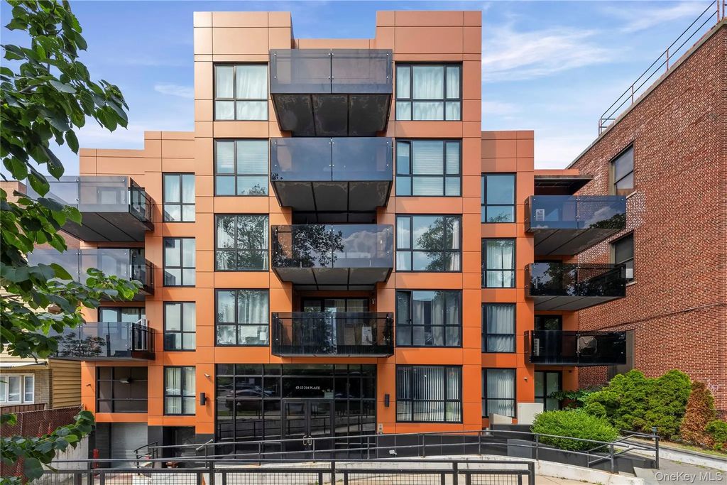 43-12 214th Place # 3e, Bayside