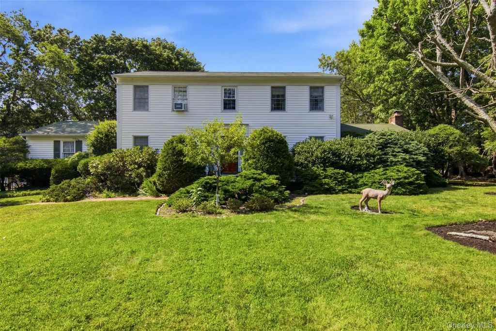 1 Gaul Road N, Setauket