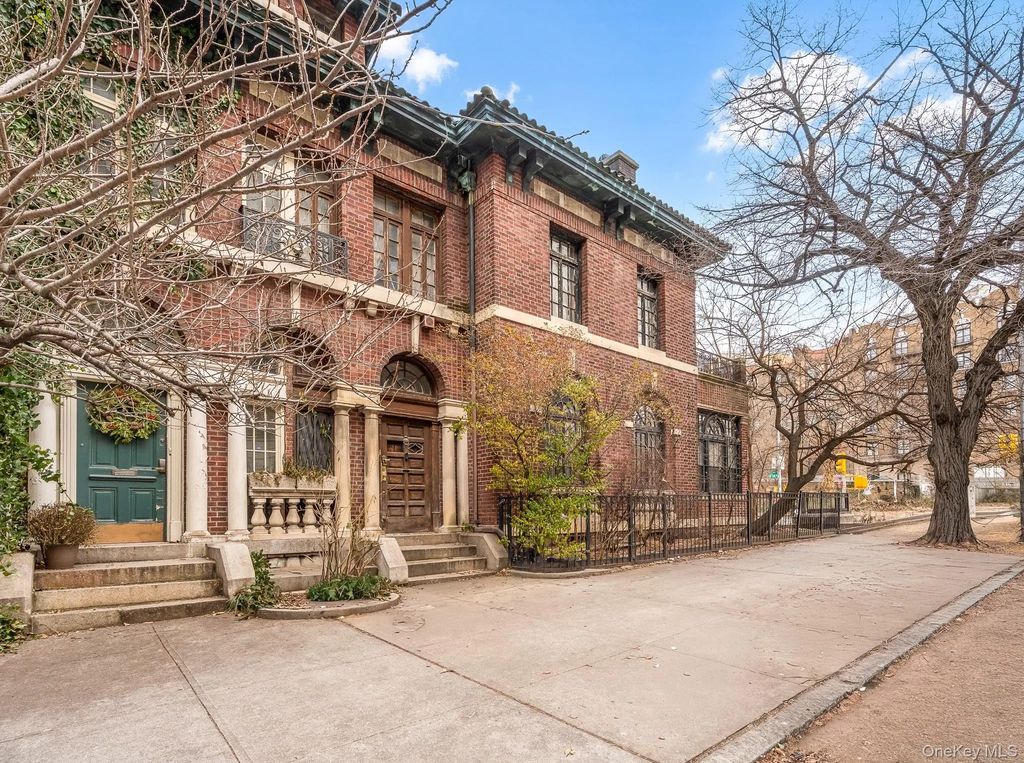 811 Riverside Drive, New York (Manhattan)