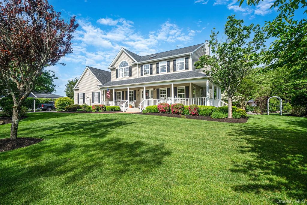 19 Sweetgum Lane, Miller Place
