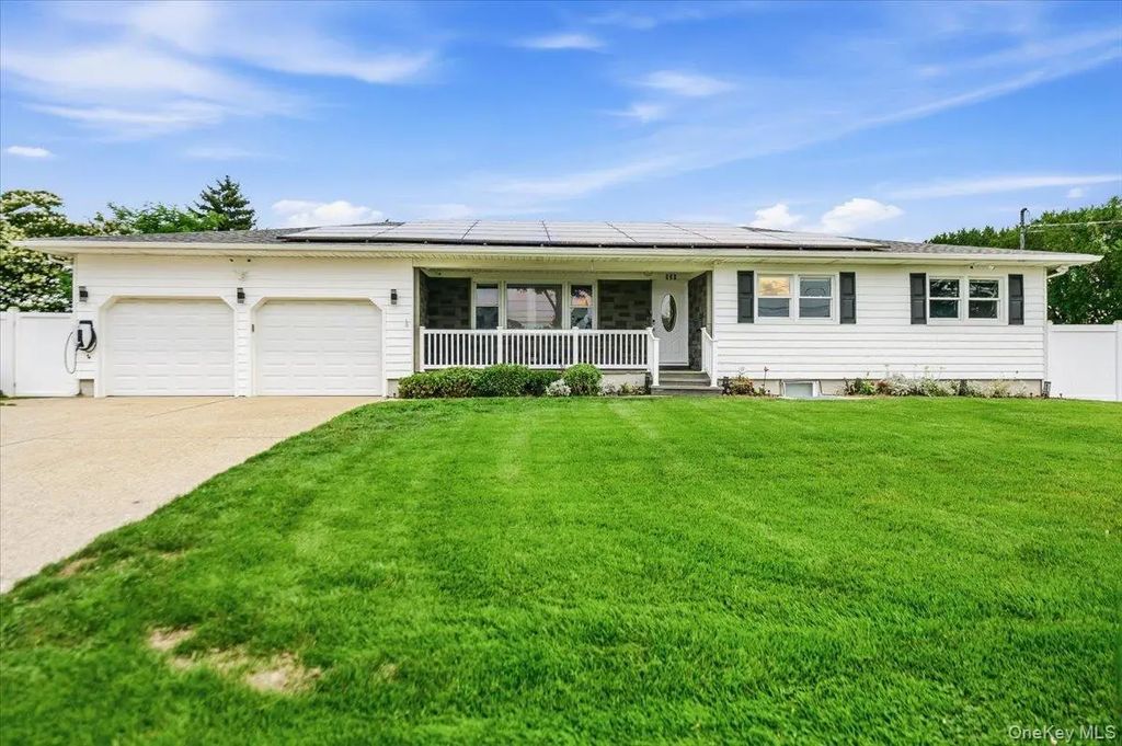 920 9th Street, West Babylon