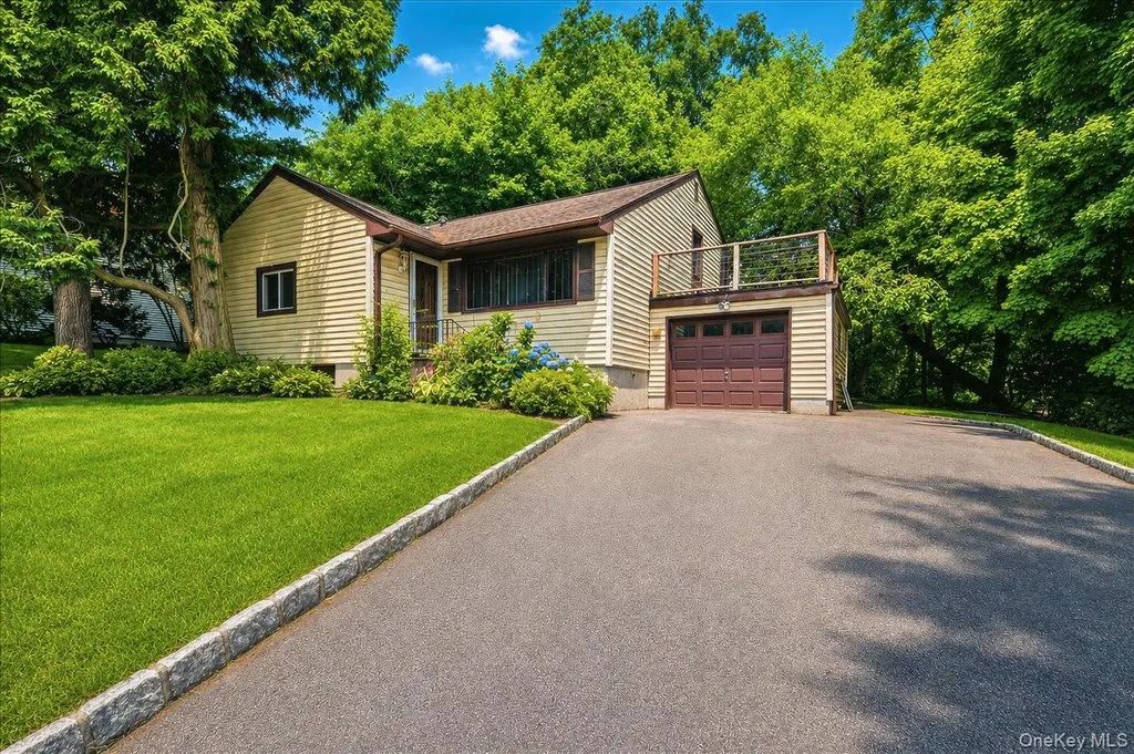 63 Waterbury Parkway, Cortlandt Manor