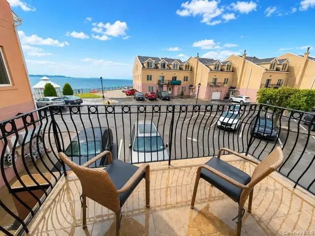 Photo of Listing #1028475