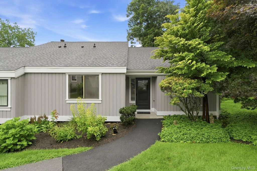 241 Heritage Hills # D, Somers