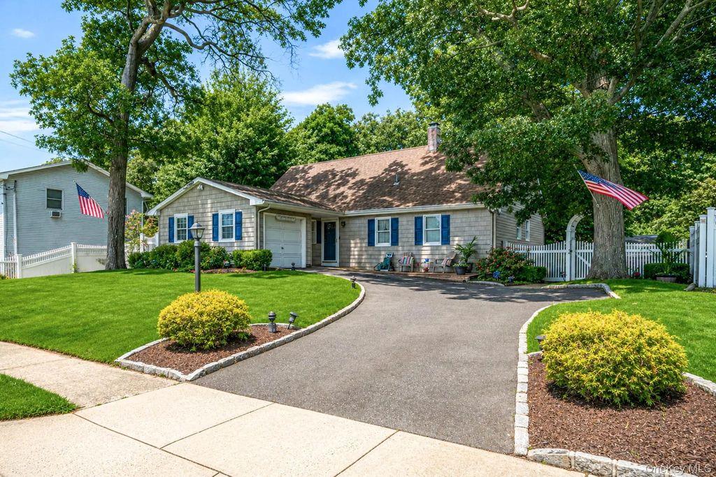 1a Richard Place, Ronkonkoma