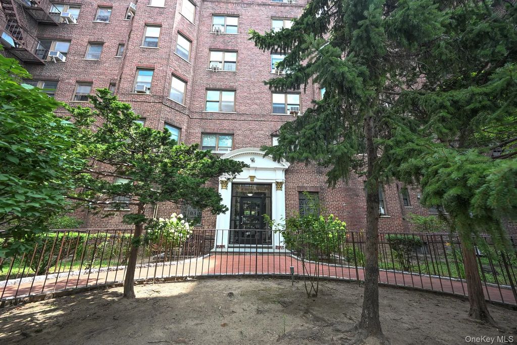 61-41 Saunders Street # B25, Rego Park