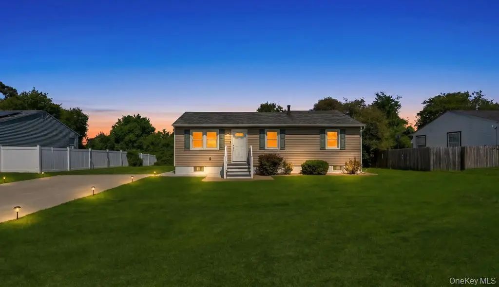 941 Provost Avenue, Bellport