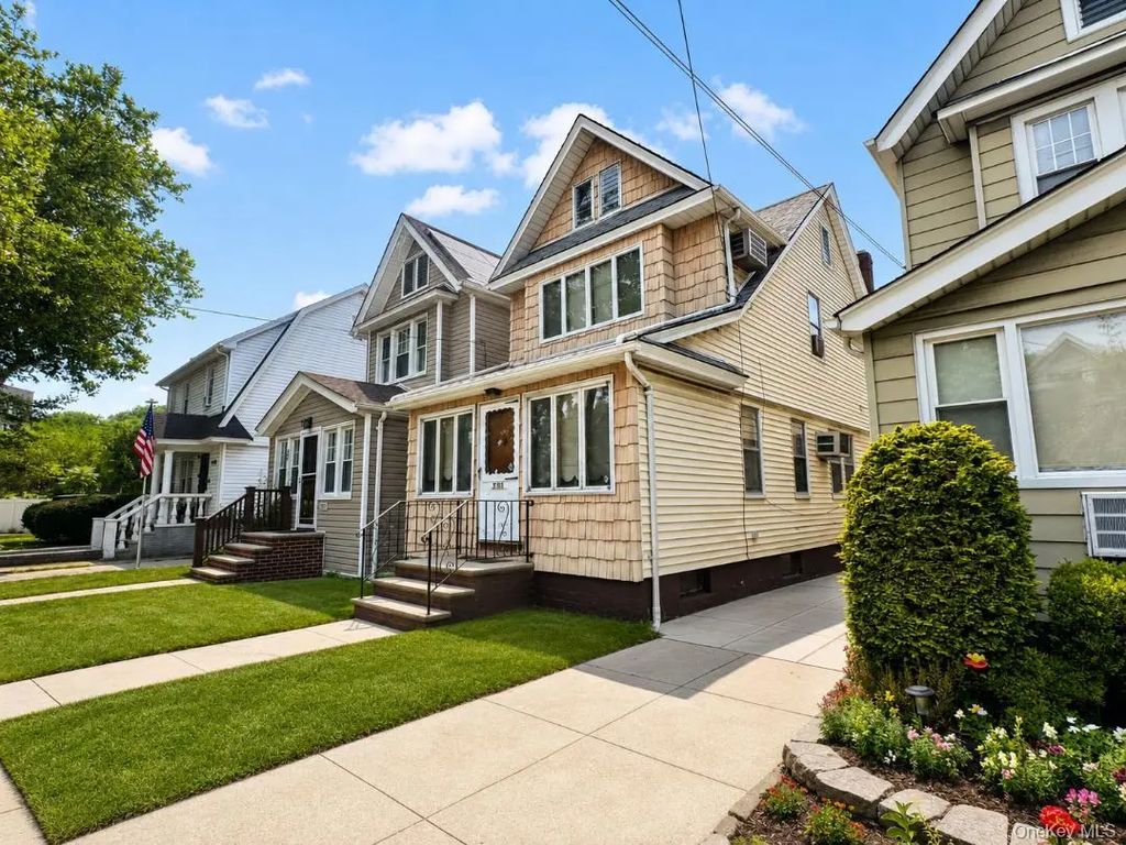87-09 69th Avenue, Forest Hills