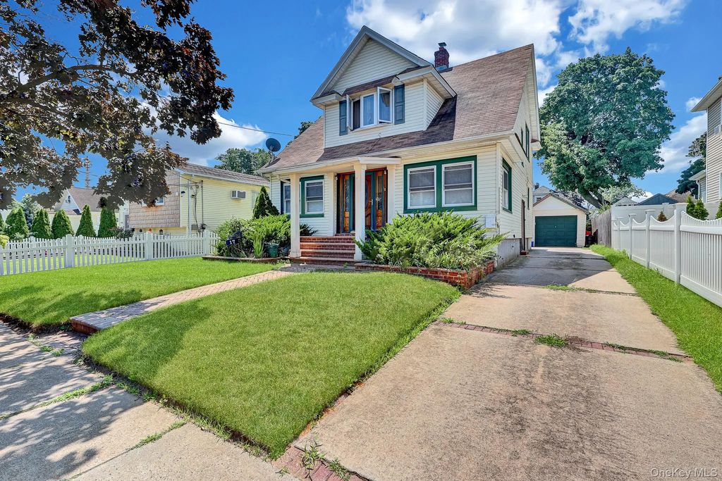 17 Shonnard Avenue, Freeport