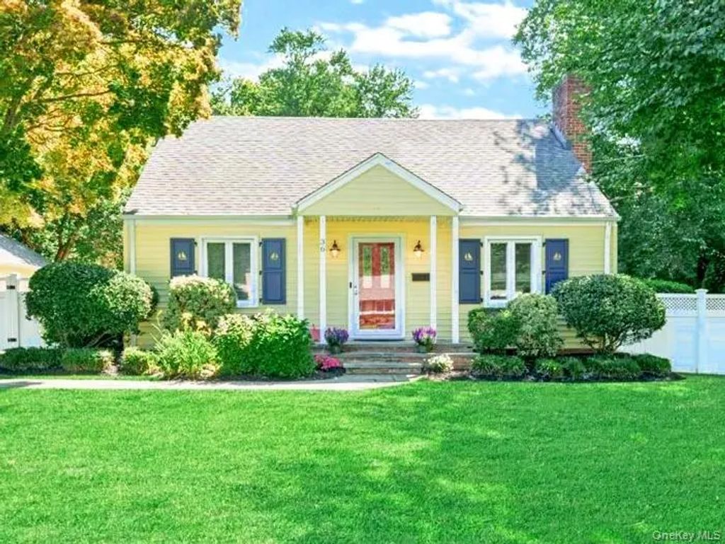 36 Francis Terrace, Glen Cove