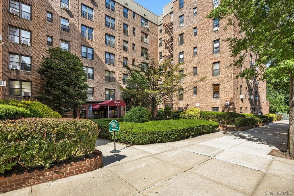 83-25 98 Street # 4l, Woodhaven