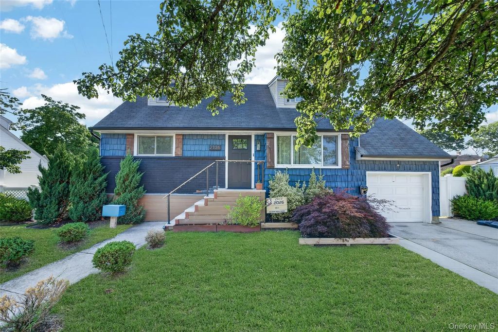 2136 Spruce Street, Baldwin
