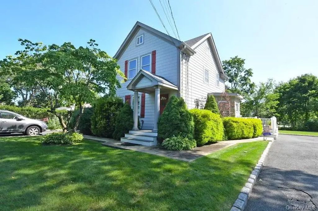 478 Marcy Avenue, Riverhead
