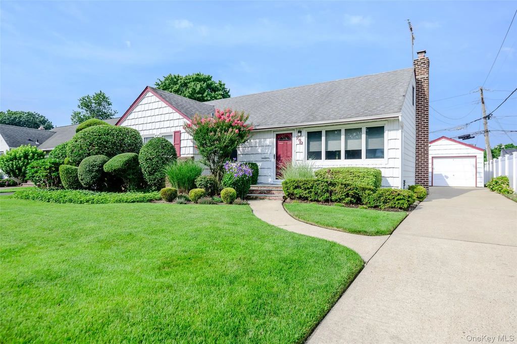 750 Durham Road, East Meadow