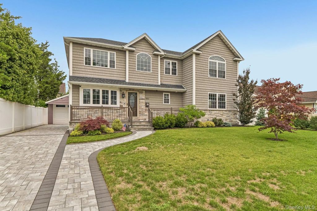 1063 Barrie Avenue, Wantagh